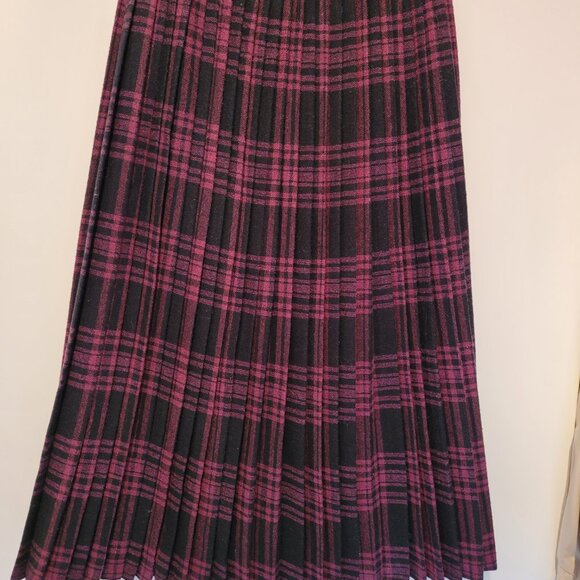 Vintage Pleated Wool Blend Skirt in XS - Picture 2 of 5